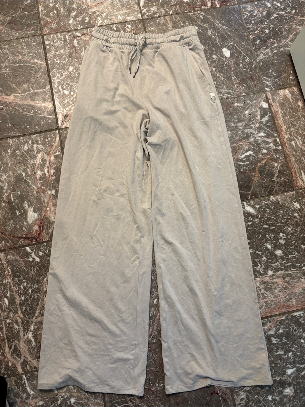 Vuori Halo Wide Leg Sweatpants in Ecru Heather
